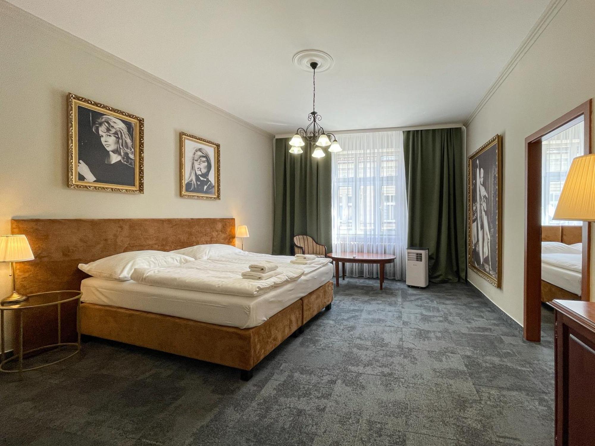 Hotel Reverie - Dependance, Check-In At Metropolitan Star Bratislava Eksteriør bilde