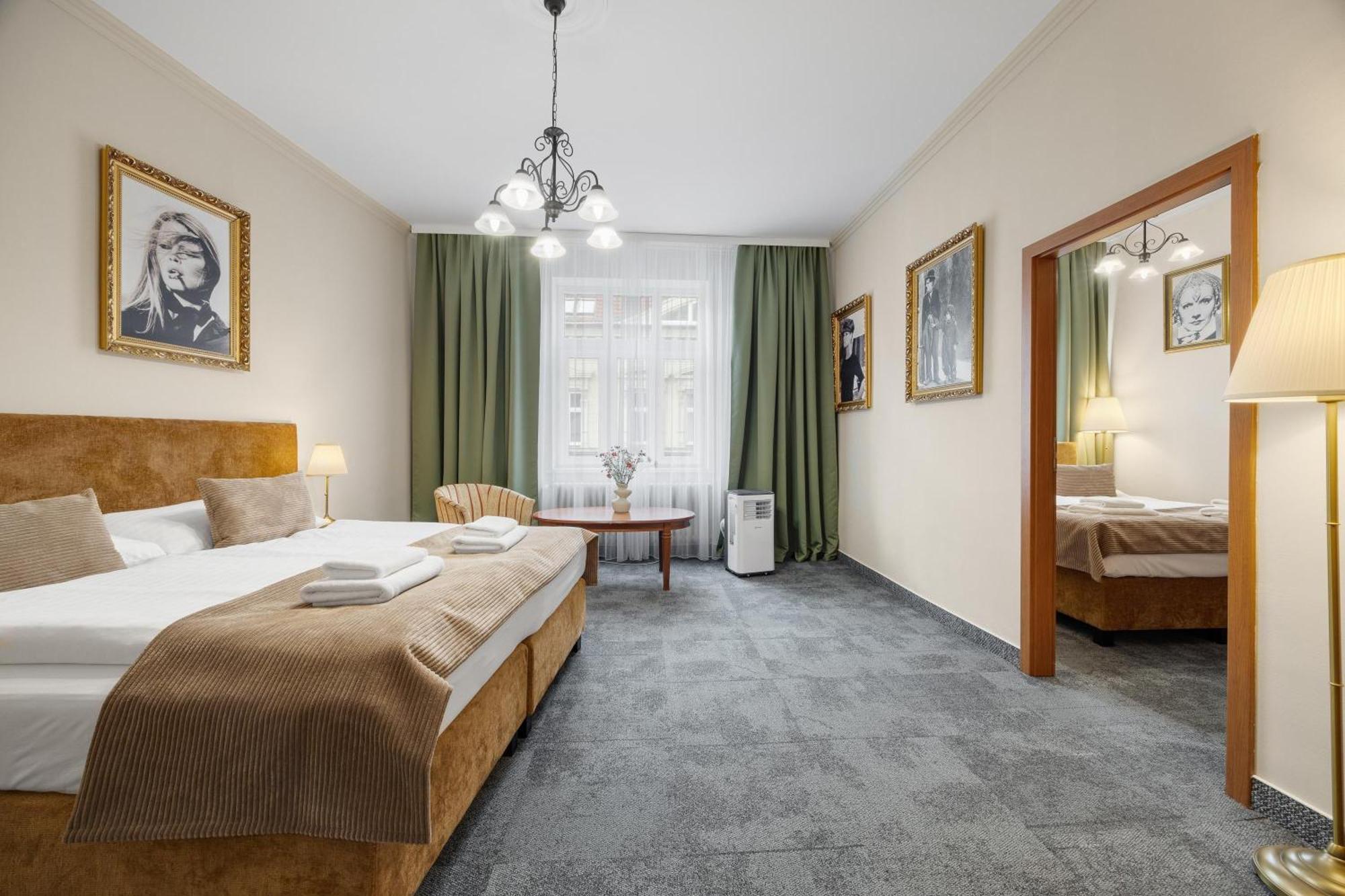 Hotel Reverie - Dependance, Check-In At Metropolitan Star Bratislava Eksteriør bilde