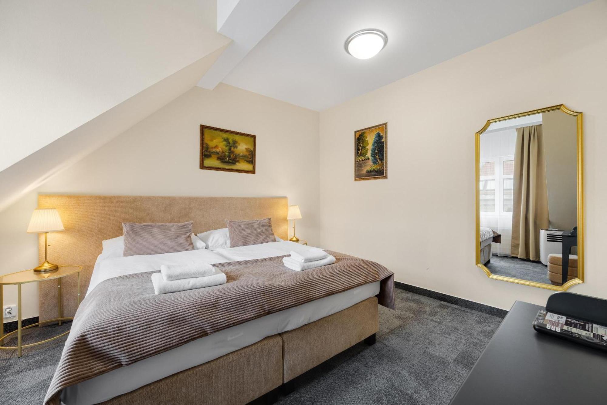 Hotel Reverie - Dependance, Check-In At Metropolitan Star Bratislava Eksteriør bilde