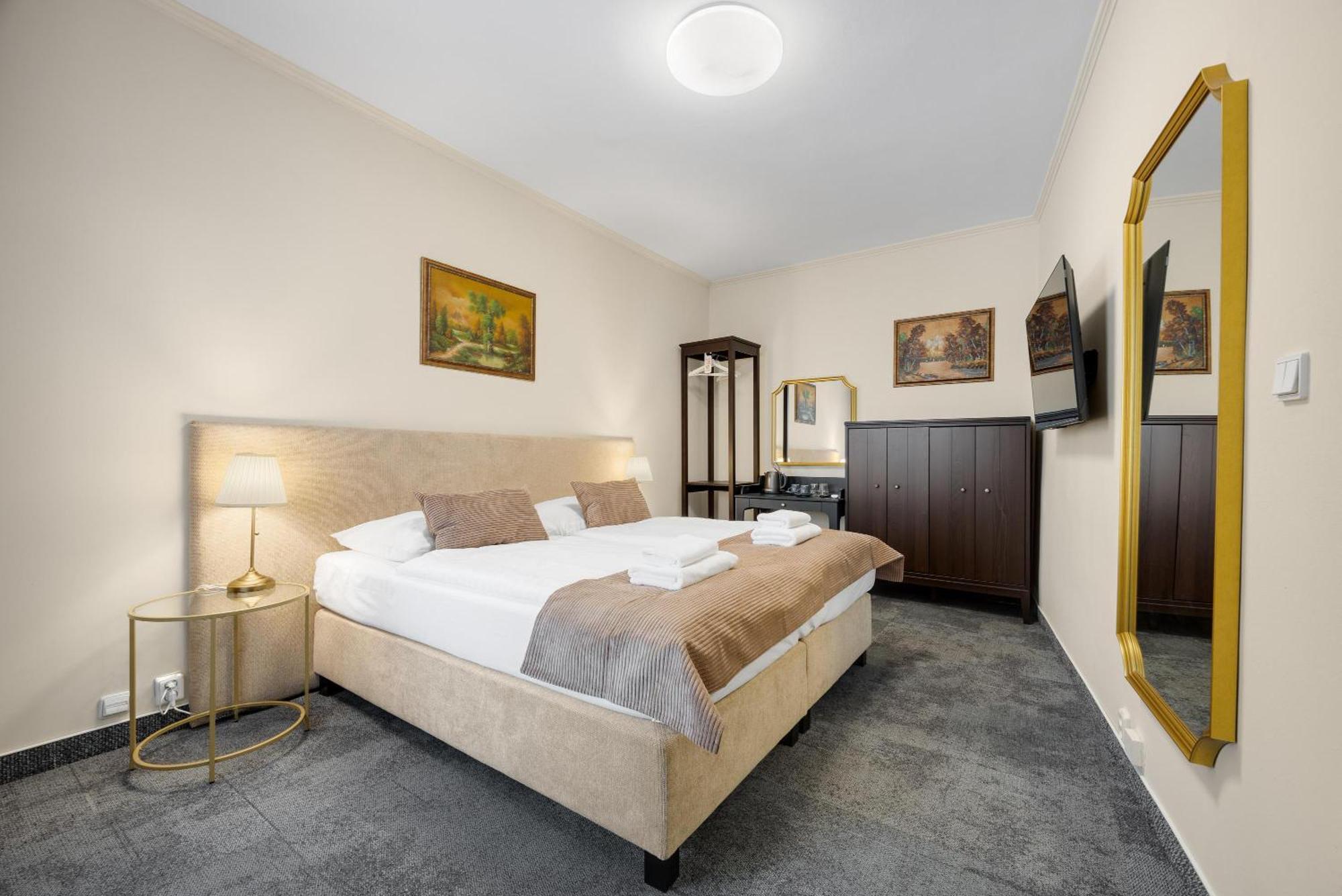 Hotel Reverie - Dependance, Check-In At Metropolitan Star Bratislava Eksteriør bilde